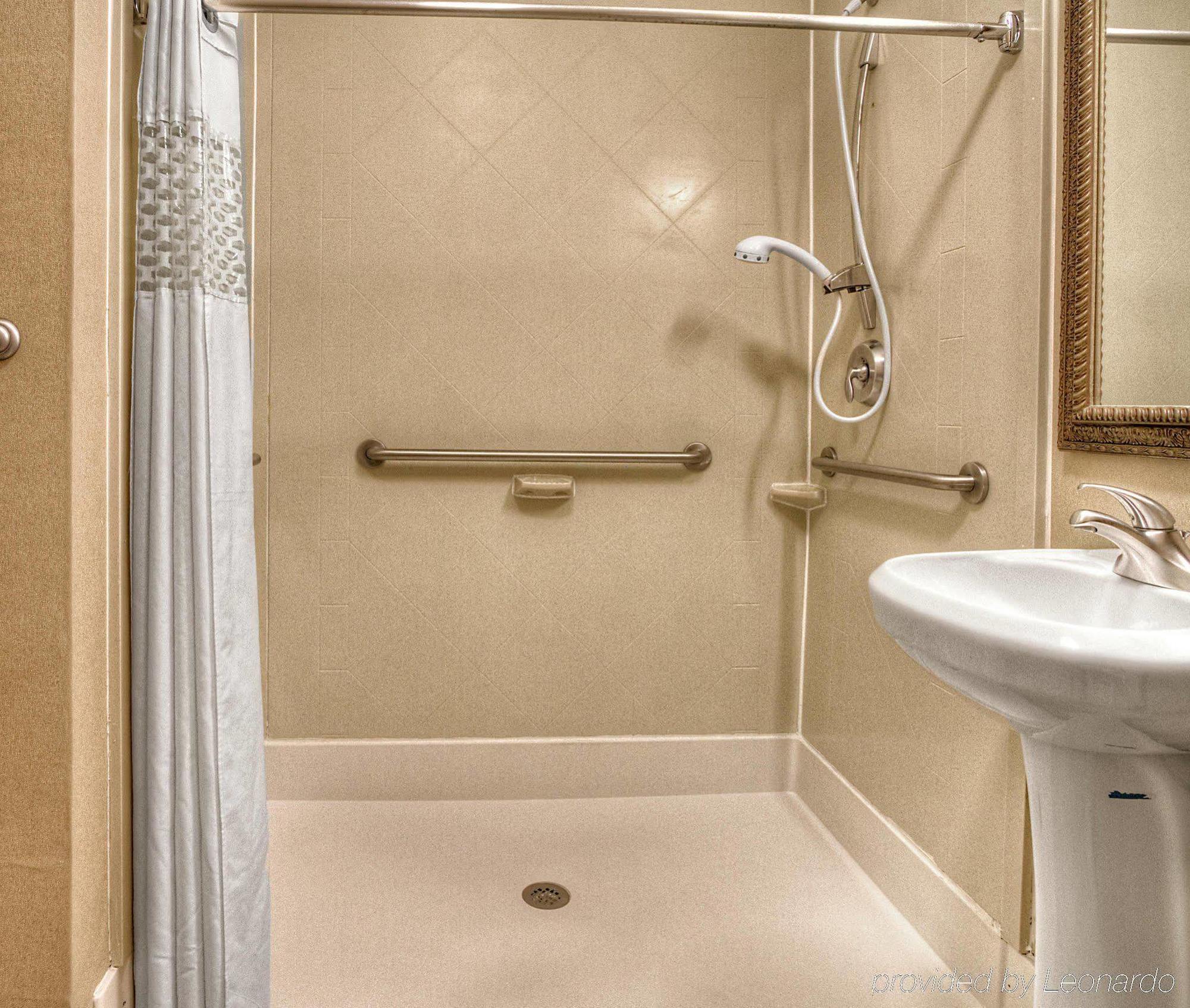 Hotel Hampton 3*